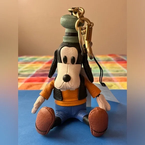 🐶 DISNEY X COACH GOOFY BAG CHARM-KEYCHAIN 🐶 NWT 🐶 - Picture 9 of 16